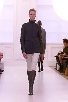 Look 16